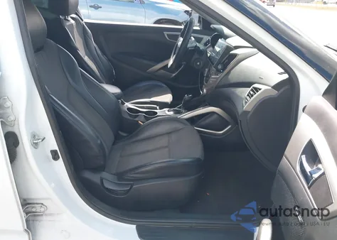 2015 Hyundai Veloster z USA, uszkodzony, nr VIN KMHTC6AD4FU239671